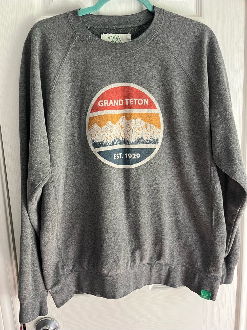 Grand Teton circle Wild Tribute Crewneck sweatshirt size large - Picture 2 of 11